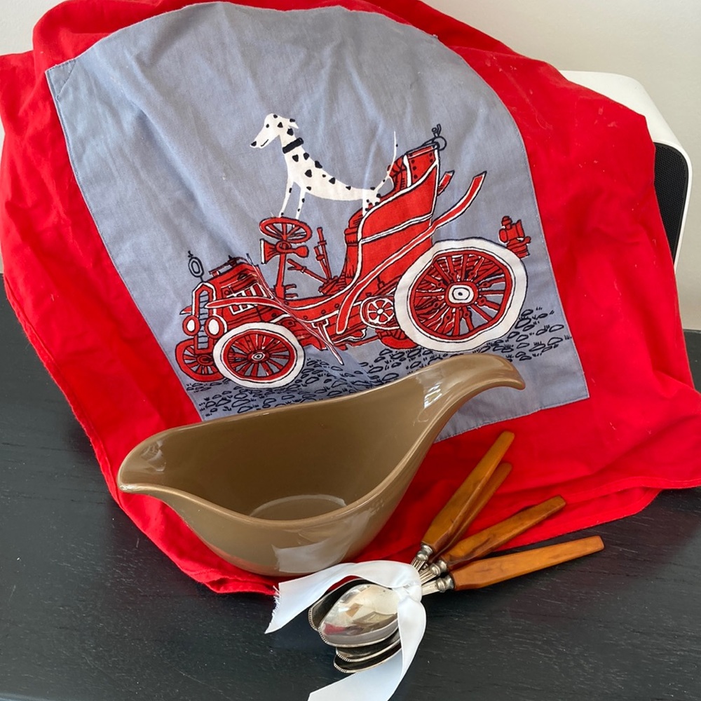 Fashion Shape Sauce Boat